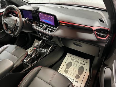 Used 2025 Chevrolet TrailBlazer RS w/ Convenience Package image 3