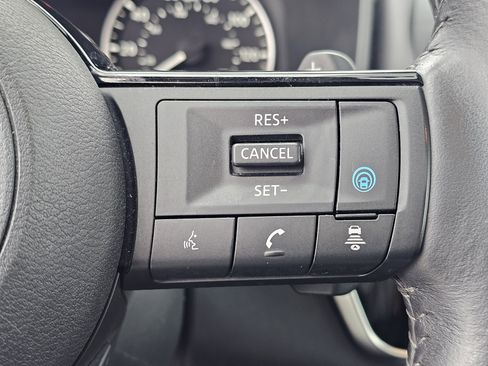 Used 2023 Nissan Rogue SL w/ SL Premium Package image 21