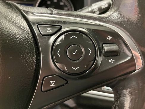 Used 2020 Buick Enclave Essence image 33