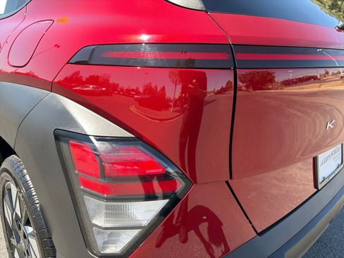 Used 2025 Hyundai Kona SEL AWD/4WD image 31