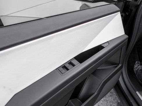 Used 2024 Tesla Cybertruck AWD Crew Cab image 13