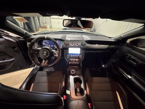 Used 2020 Ford Mustang Shelby GT500 w/ Technology Package RWD image 18