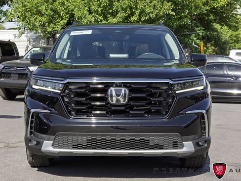 Used 2025 Honda Pilot Elite image 16