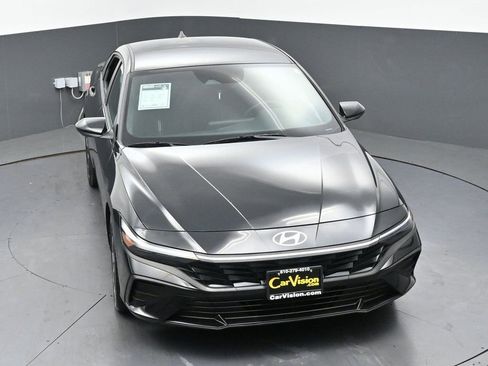 Used 2025 Hyundai Elantra Sport image 39