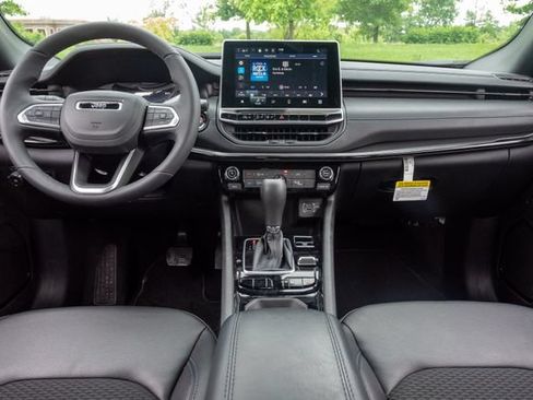 New 2026 Jeep Compass Latitude AWD/4WD image 22
