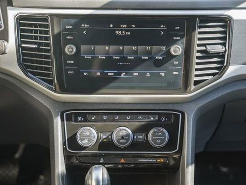 Used 2023 Volkswagen Atlas Cross Sport SE w/ Panoramic Sunroof Package image 15