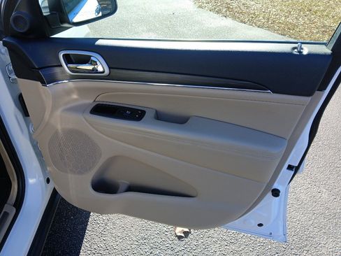 Certified 2022 Jeep Grand Cherokee Limited w/ Trailer Tow Group IV image 33