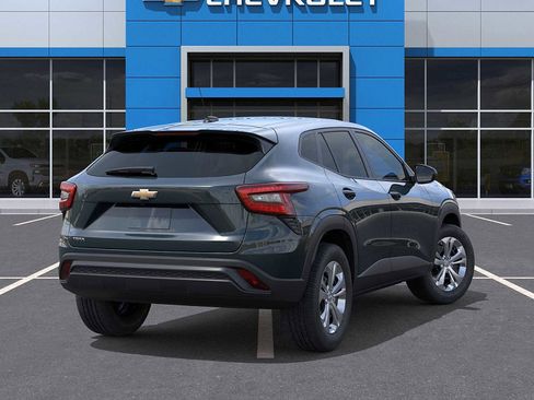 New 2026 Chevrolet Trax LS image 4