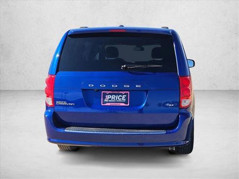 Used 2020 Dodge Grand Caravan SXT image 6