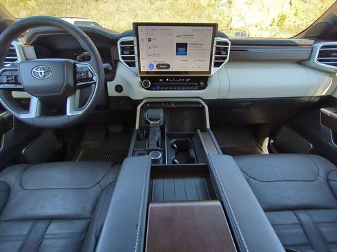 Used 2025 Toyota Sequoia 4WD image 19