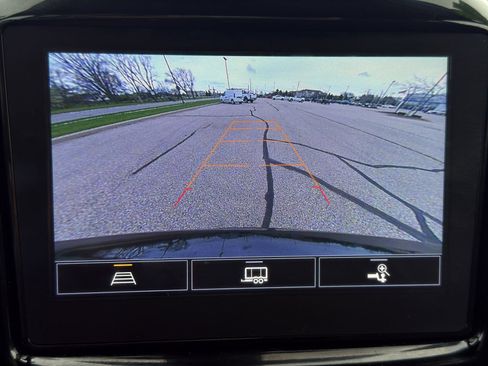 Used 2023 Chevrolet Traverse LT image 33