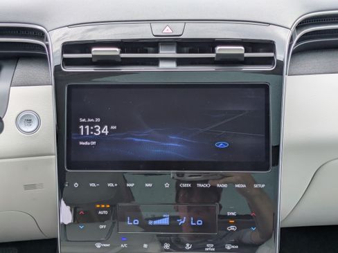 Used 2022 Hyundai Tucson Limited FWD image 17