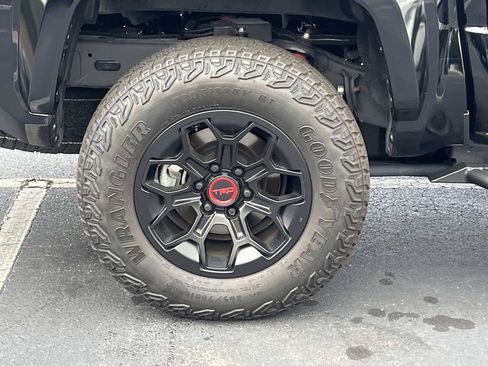 Used 2025 Toyota Tacoma TRD Pro AWD/4WD image 9