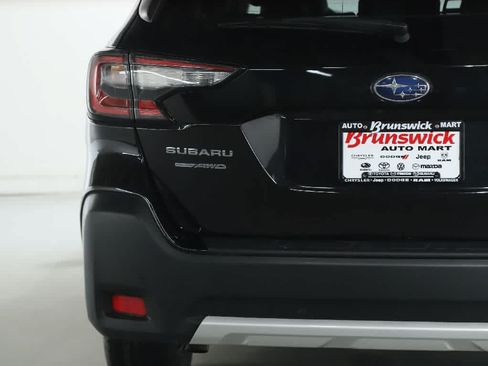 Used 2024 Subaru Outback Limited AWD/4WD image 43