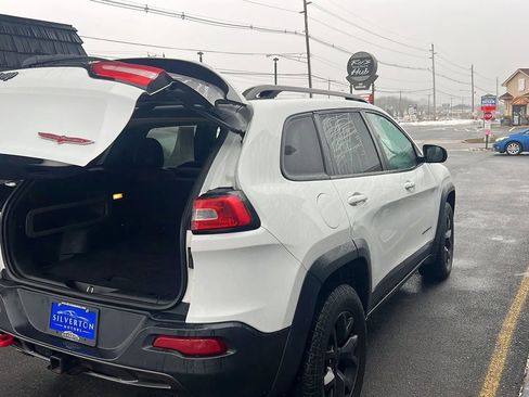 Used 2015 Jeep Cherokee Trailhawk w/ Comfort/Convenience Group image 21