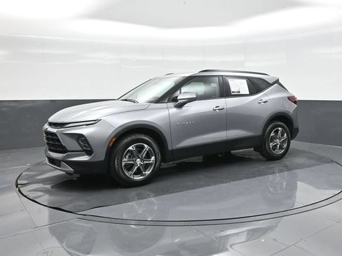 Used 2024 Chevrolet Blazer LT w/ Convenience Package FWD image 1