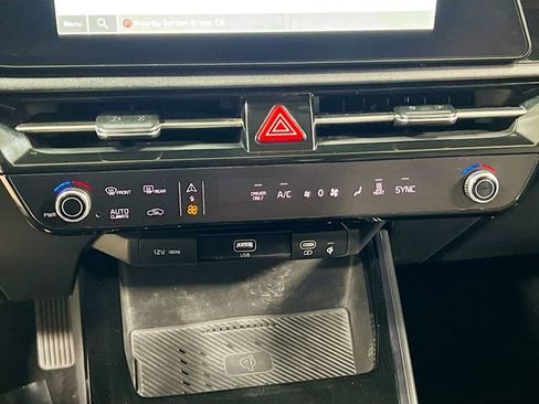 Certified 2025 Kia Niro Wind FWD image 16
