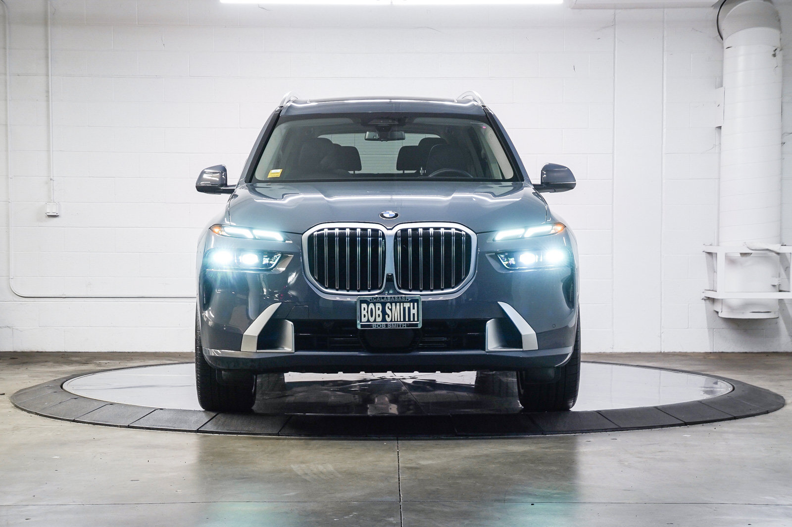 Used 2026 BMW X7 xDrive40i AWD/4WD image 2