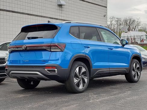 New 2026 Volkswagen Taos SE AWD/4WD image 3