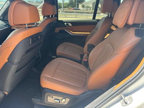 Used 2019 BMW X7 xDrive50i w/ M Sport Package AWD/4WD image 15