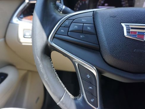 Used 2017 Cadillac XT5 Luxury w/ Driver Awareness Package FWD image 7