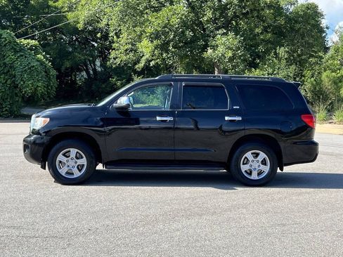 Used 2013 Toyota Sequoia SR5 RWD image 3