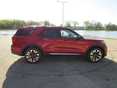 New 2026 Ford Explorer Platinum AWD/4WD image 5