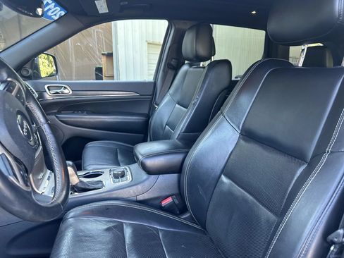 Used 2017 Jeep Grand Cherokee Limited w/ Luxury Group II AWD/4WD image 13