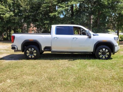 Used 2024 GMC Sierra 2500 Denali w/ Denali Reserve Package image 14