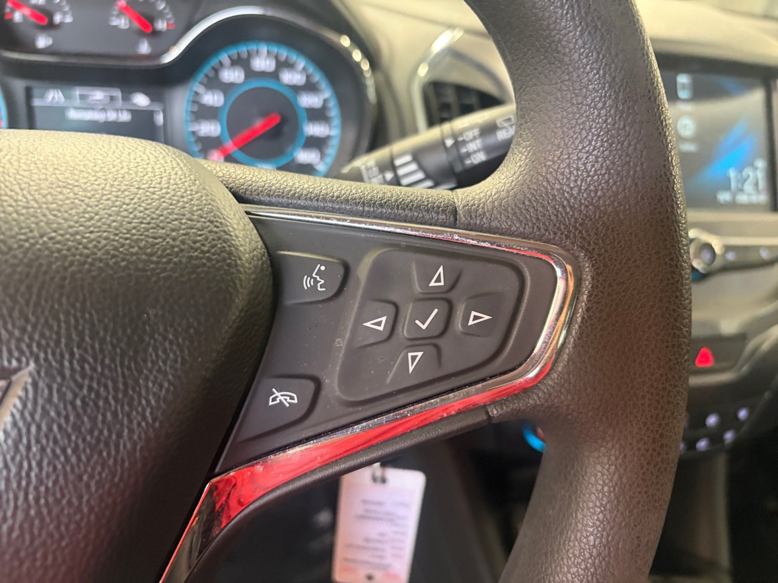 Used 2017 Chevrolet Cruze LT FWD image 11