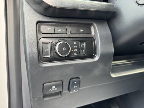 Used 2024 Ford F350 Lariat image 13