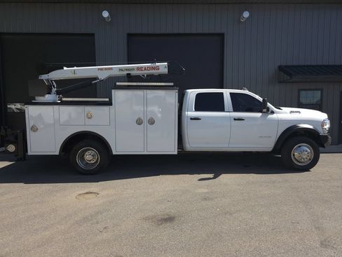 Used 2020 RAM 5500 Tradesman w/ Chrome Appearance Group AWD/4WD image 5