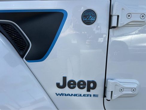 Used 2023 Jeep Wrangler Unlimited Rubicon 4xe image 43