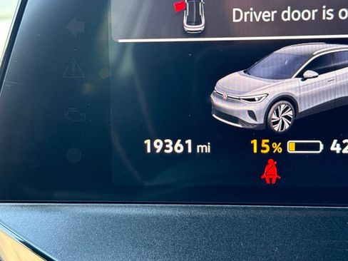 Certified 2024 Volkswagen ID.4 Pro AWD/4WD image 16