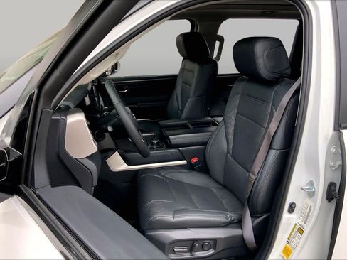 Used 2024 Toyota Tundra Limited AWD/4WD image 8