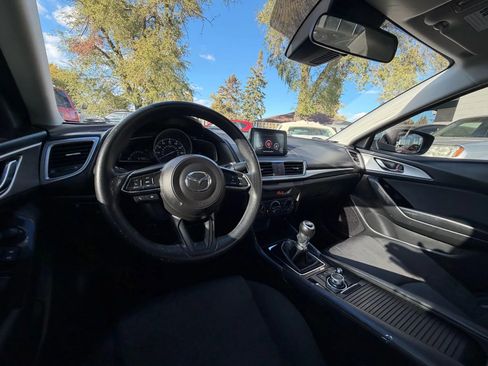 Used 2018 MAZDA MAZDA3 Sport image 24