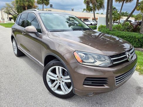Used 2013 Volkswagen Touareg Executive AWD/4WD image 1