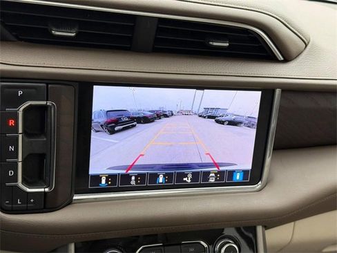 Used 2021 GMC Yukon Denali w/ Denali Premium Package image 24