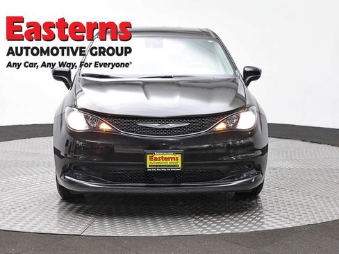 Used 2024 Chrysler Voyager LX FWD image 2