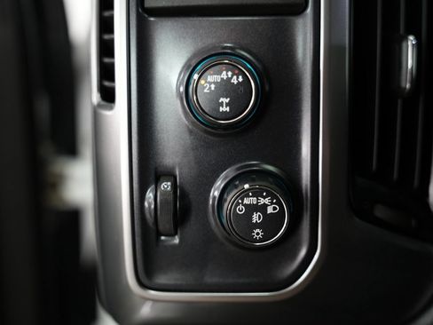 Used 2018 Chevrolet Silverado 1500 LT w/ All Star Edition AWD/4WD image 43