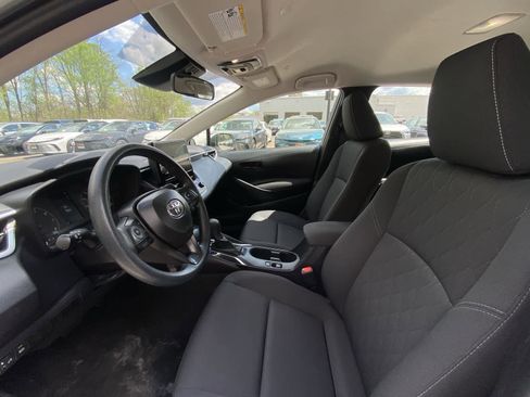 Used 2025 Toyota Corolla LE FWD image 19