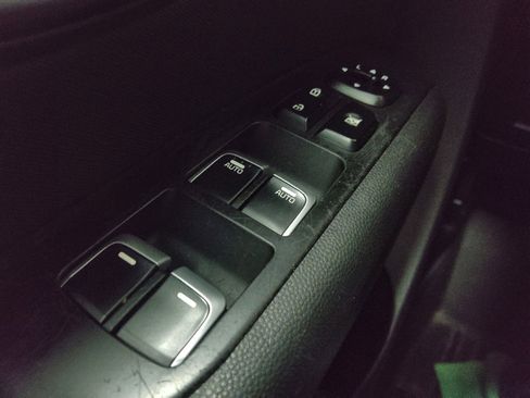 Used 2019 Kia Soul + FWD image 27