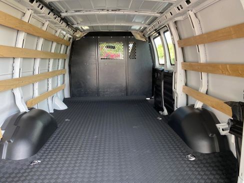Used 2025 Chevrolet Express 2500 w/ Driver Convenience Package RWD image 9
