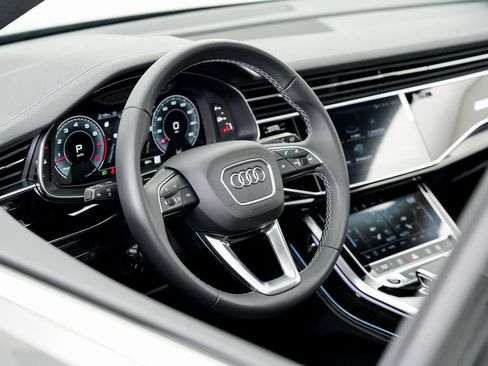 Used 2025 Audi Q8 Premium Plus w/ Premium Plus Package AWD/4WD image 9
