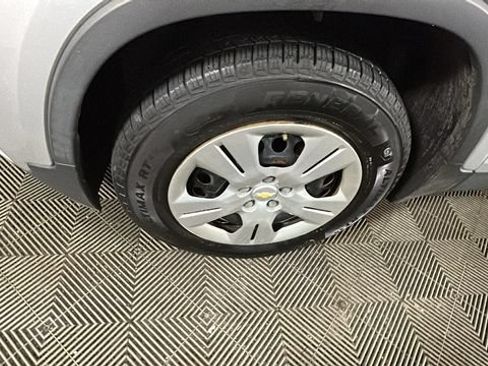Used 2017 Chevrolet Trax LS FWD image 9