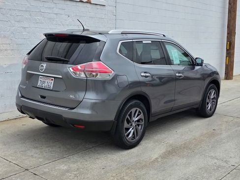 Used 2016 Nissan Rogue SL w/ SL Premium Package FWD image 4