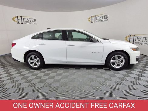 Certified 2025 Chevrolet Malibu LS FWD image 3