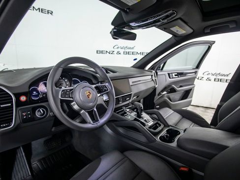 Used 2023 Porsche Cayenne AWD/4WD image 20