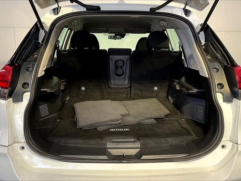 Used 2019 Nissan Rogue S image 99