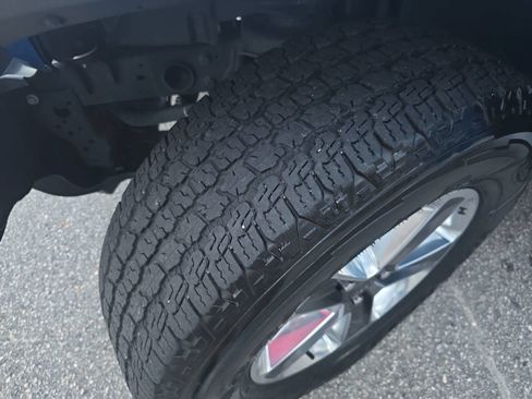 Used 2022 Jeep Wrangler Unlimited Sahara AWD/4WD image 33